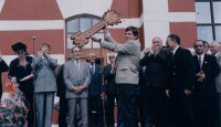 1999, Сдача Мензелинского Драматического театра